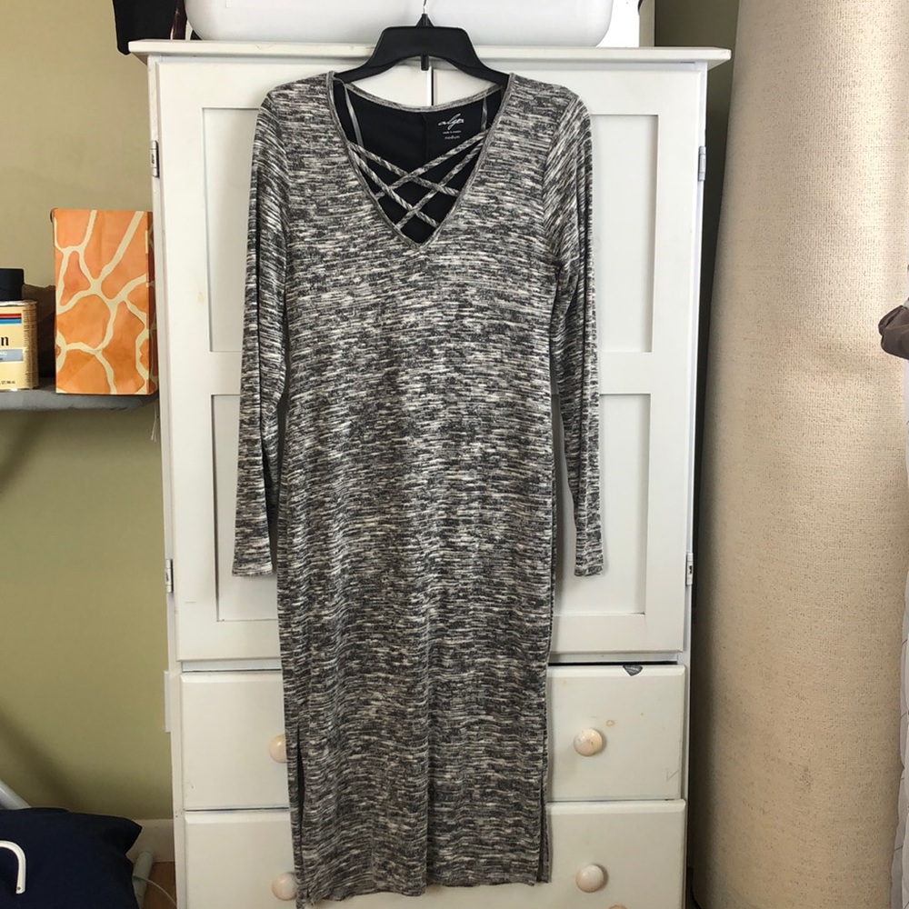 Alya long sleeved grey dress